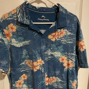 Tommy Bahama Hawaiian Polo. Size L. Color: Blue. Hawaiian Design.